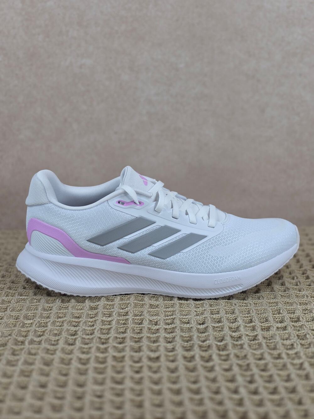 Adidas Runfalcon 5 W Women’s 10 White Grey Black – Brand New